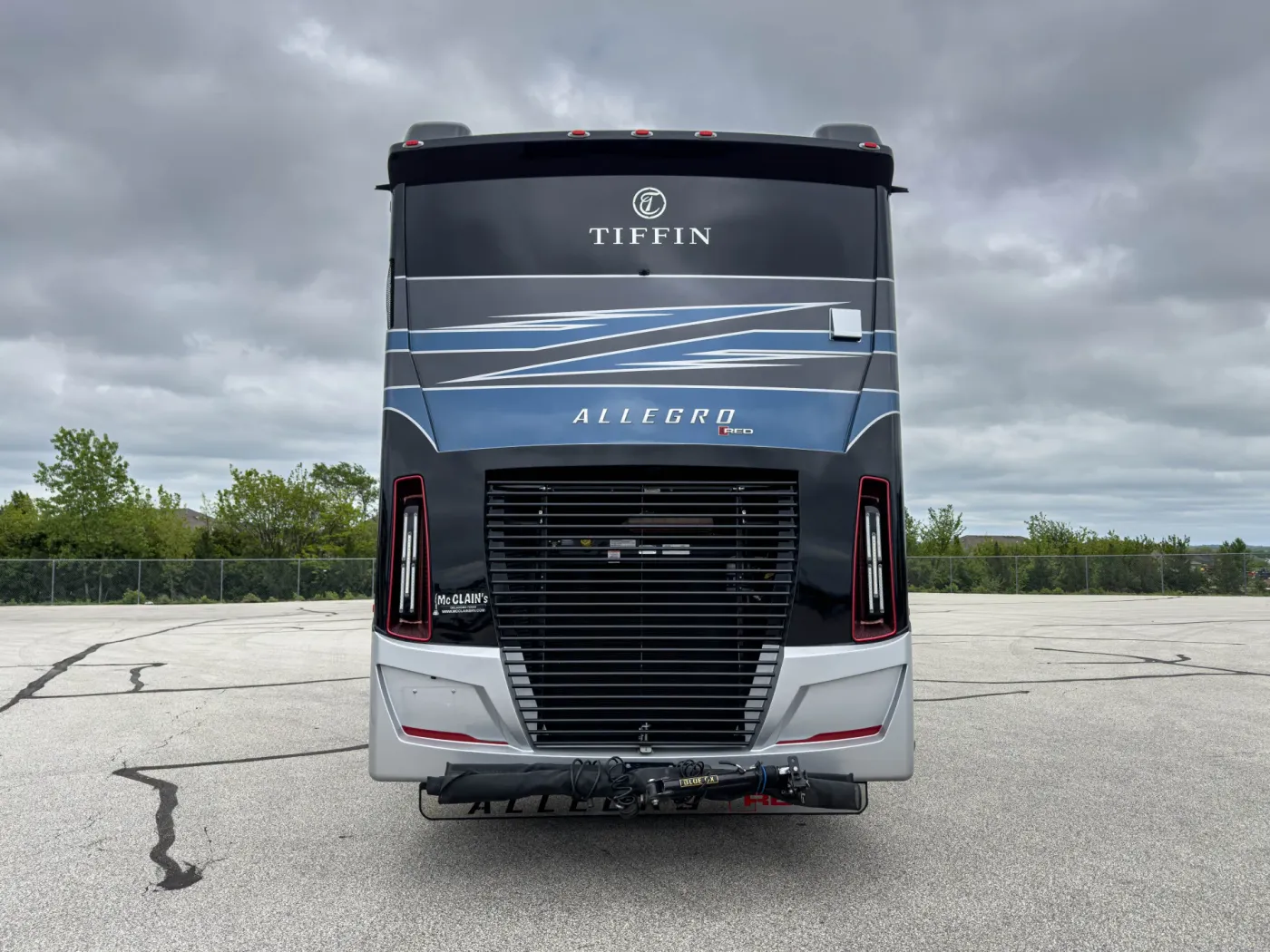 2023 Tiffin Allegro Red 33AA | Photo 5 of 25