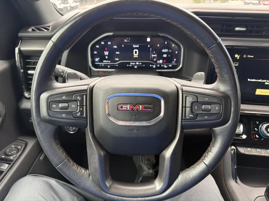 2023 GMC Sierra 1500 AT4 | Photo 17 of 20