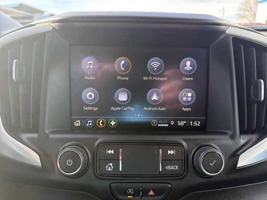 2024 GMC Terrain SLT | Photo 17 of 22