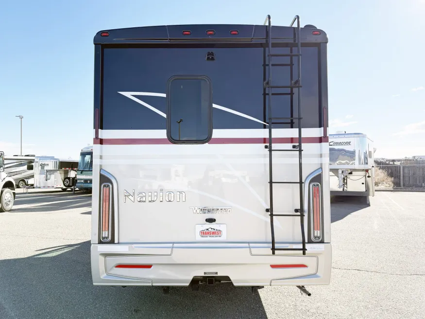 2022 Winnebago Navion 24D | Photo 16 of 23