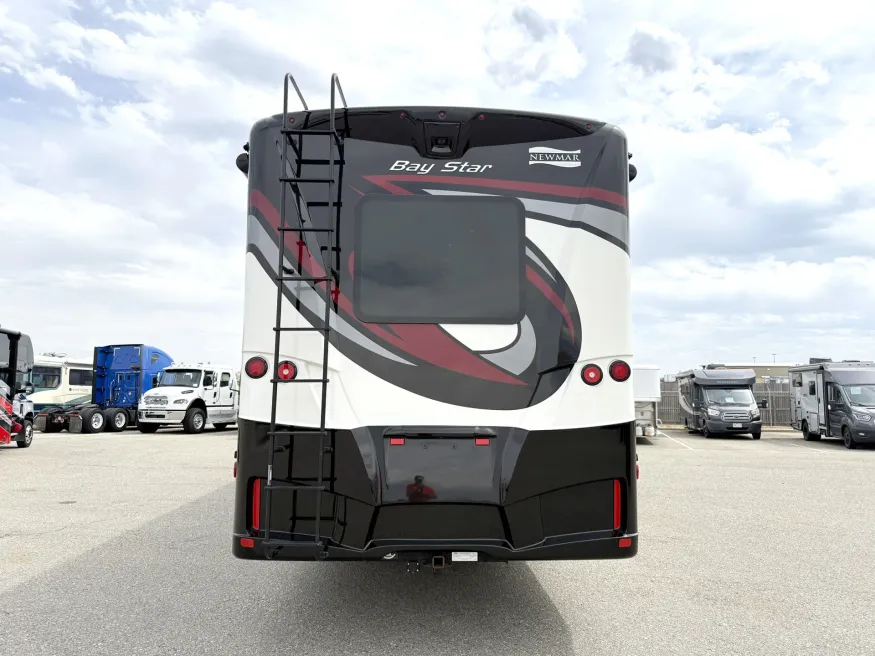 2021 Newmar Bay Star 3626 | Photo 19 of 27