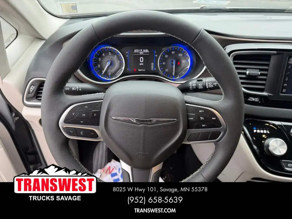 2024 Chrysler Voyager LX - Photo 14