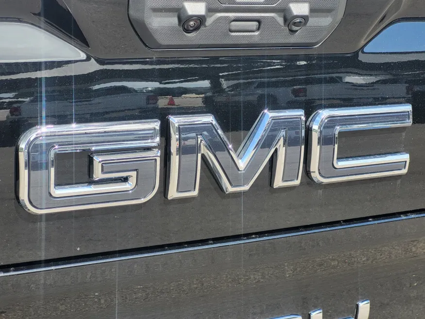 2026 GMC Sierra 1500 Denali Ultimate | Photo 10 of 26