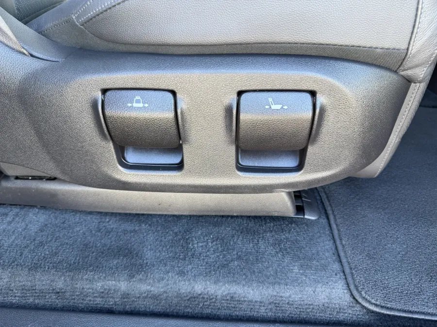 2022 Kia Carnival SX Prestige | Photo 13 of 28