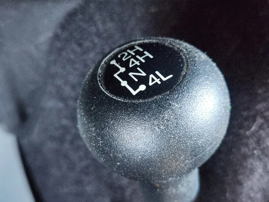 2015 Ford Super Duty F-250 SRW | Photo 17 of 20