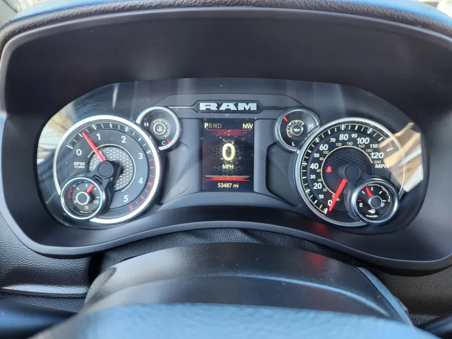 2024 RAM 2500 Big Horn | Photo 24 of 32