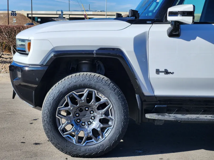 2024 GMC HUMMER EV SUV 3X | Photo 4 of 21