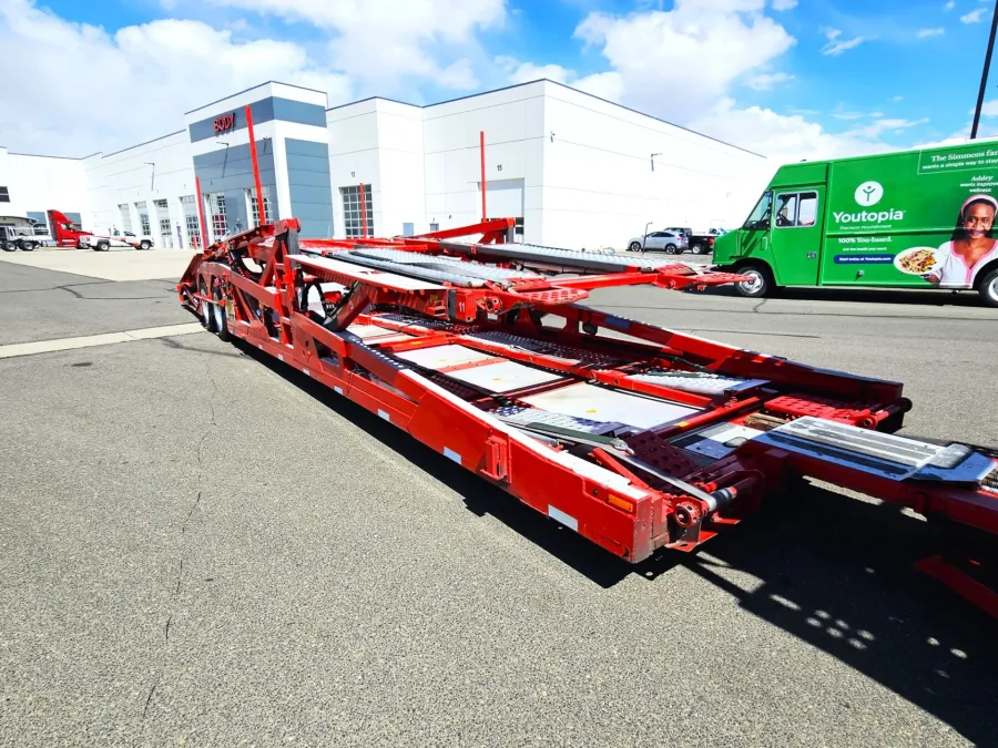 2018 Peterbilt 389 | Photo 8 of 35