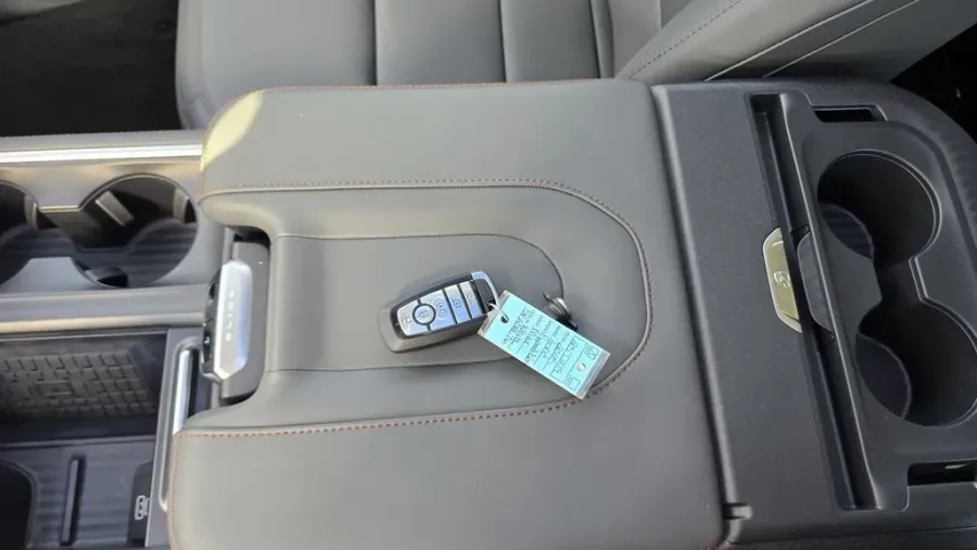 2025 Ford Expedition Max | Photo 30 of 40