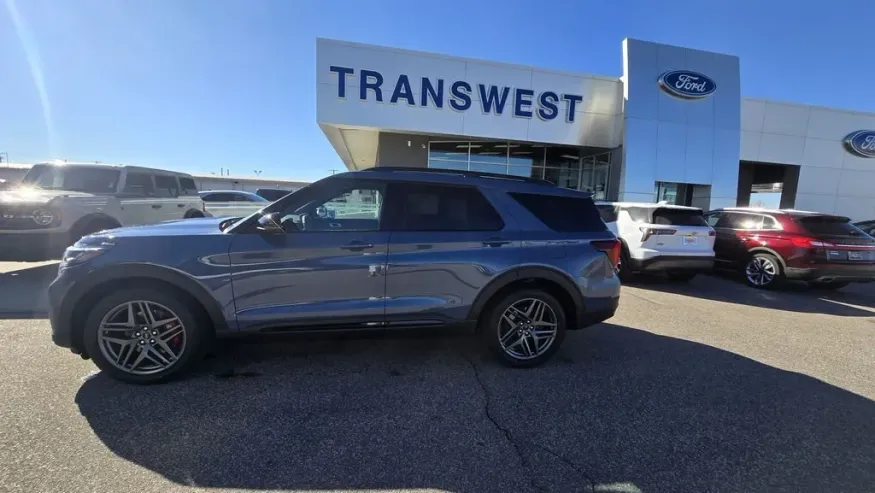 2026 Ford Explorer | Photo 1 of 36