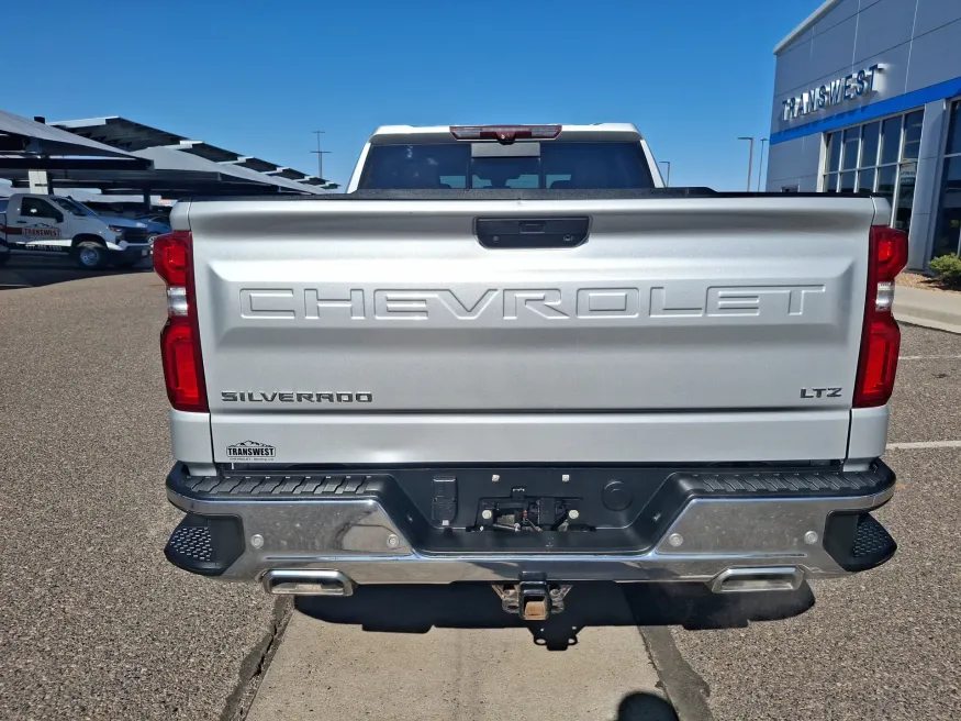 2020 Chevrolet Silverado 1500 LTZ | Photo 3 of 23
