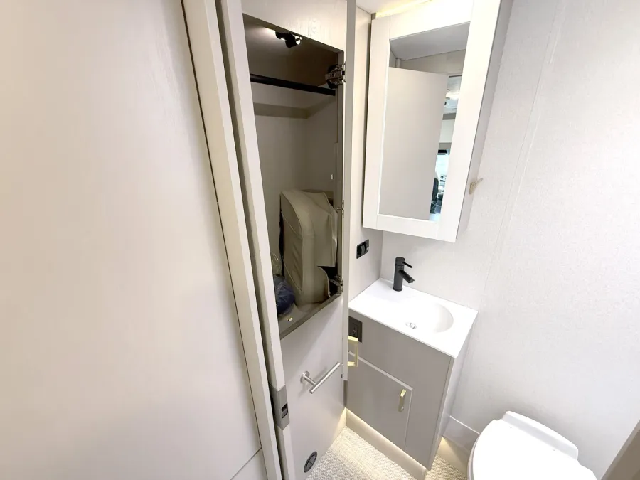 2026 Winnebago Navion 24D | Photo 15 of 23