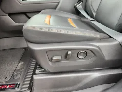 2025 GMC Sierra 2500HD AT4 | Thumbnail Photo 9 of 31