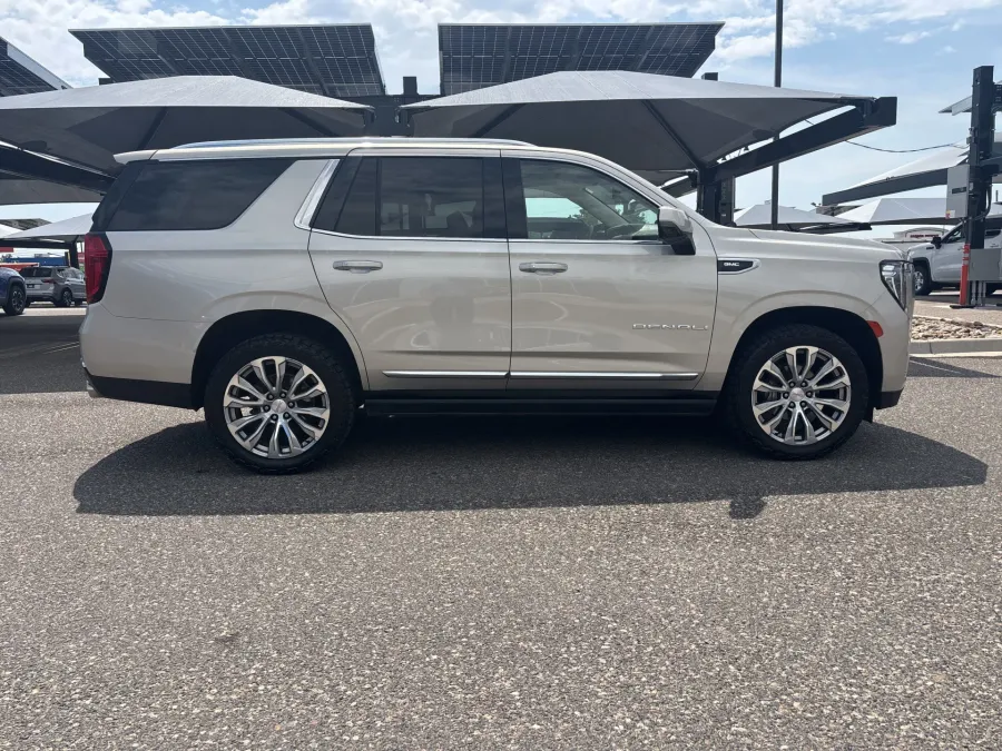 2022 GMC Yukon Denali | Photo 5 of 25