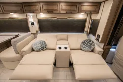 2026 Newmar London Aire 4551 | Thumbnail Photo 16 of 47