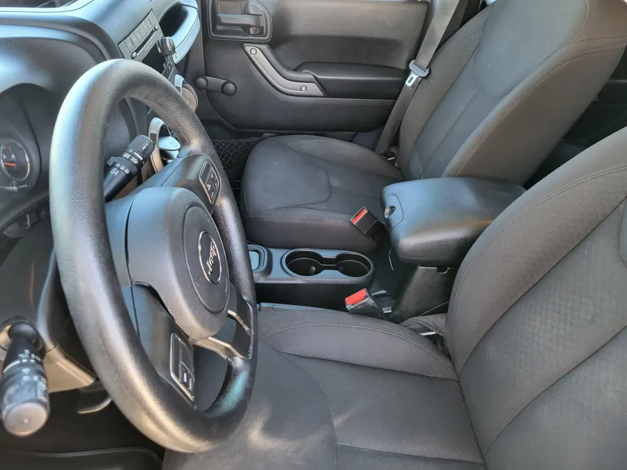 2016 Jeep Wrangler Unlimited | Photo 11 of 23