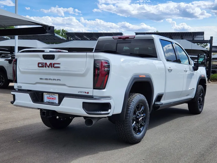 2025 GMC Sierra 2500HD AT4 | Photo 2 of 30