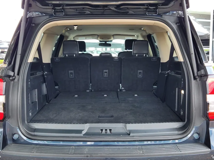 2024 Ford Expedition Max XLT | Photo 15 of 28
