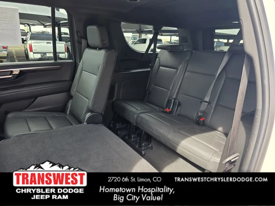 2025 Chevrolet Suburban Z71 | Photo 16 of 32