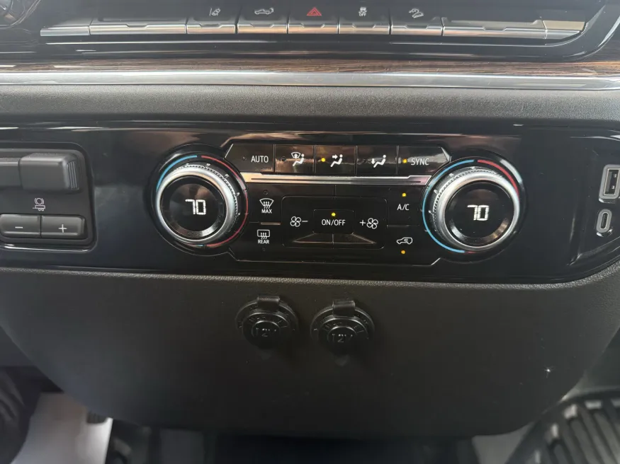 2024 GMC Sierra 3500HD SLE | Photo 16 of 19