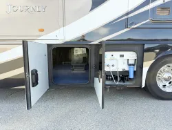2016 Winnebago Journey 38P | Thumbnail Photo 28 of 30