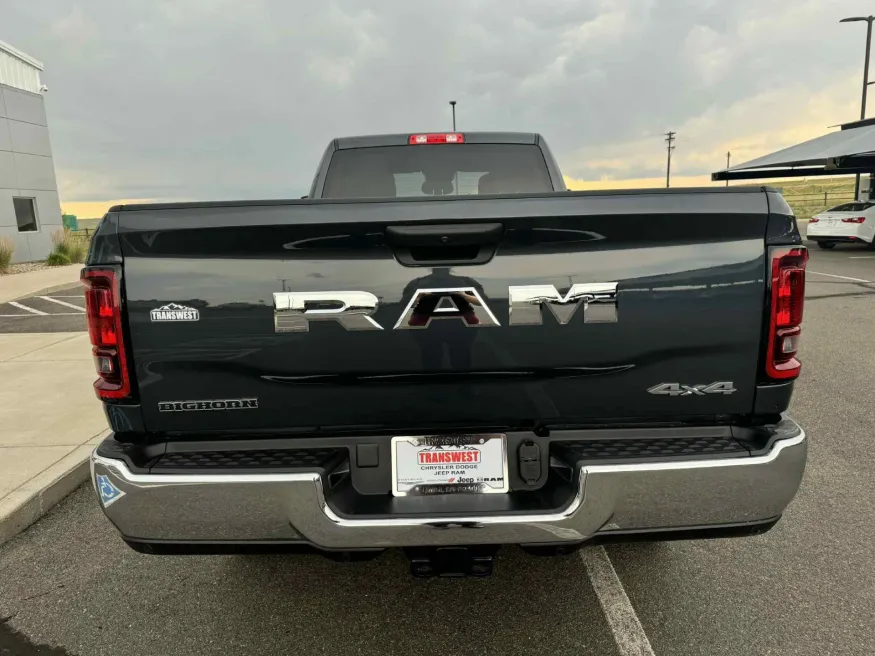 2025 RAM 3500 Big Horn | Photo 8 of 20