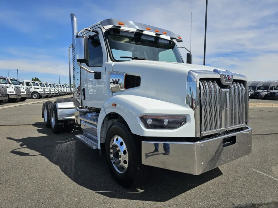2022 Western Star 49X | Photo 3 of 17