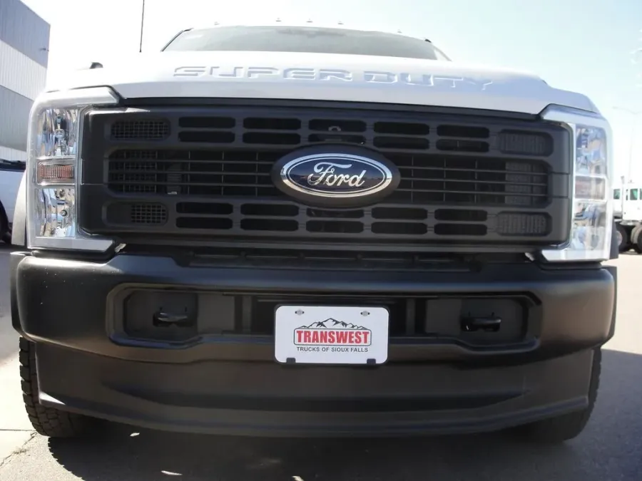 2026 Ford Super Duty F-550 XL | Photo 4 of 16