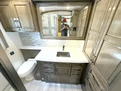 2026 Newmar Dutch Star 4081 | Thumbnail Photo 18 of 32