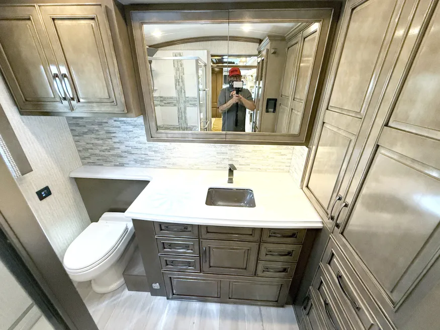 2026 Newmar Dutch Star 4081 | Photo 18 of 32