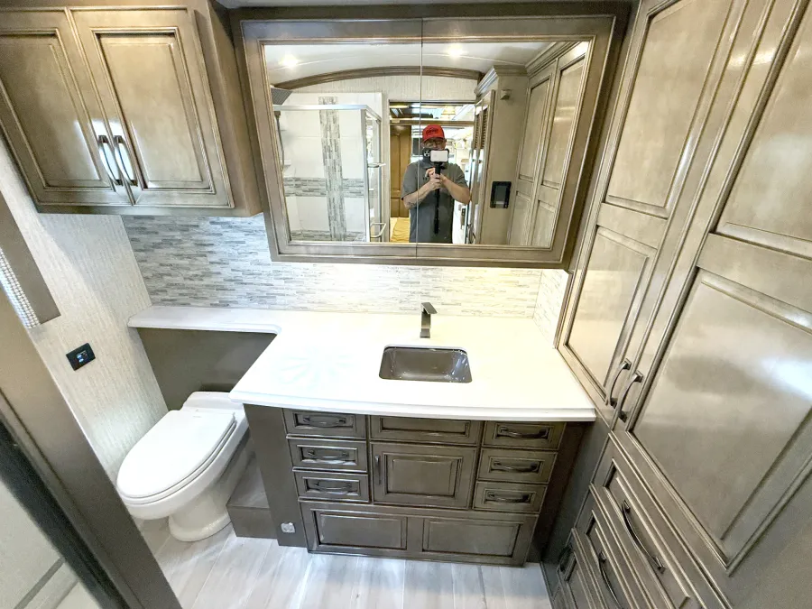 2026 Newmar Dutch Star 4081 | Photo 18 of 32