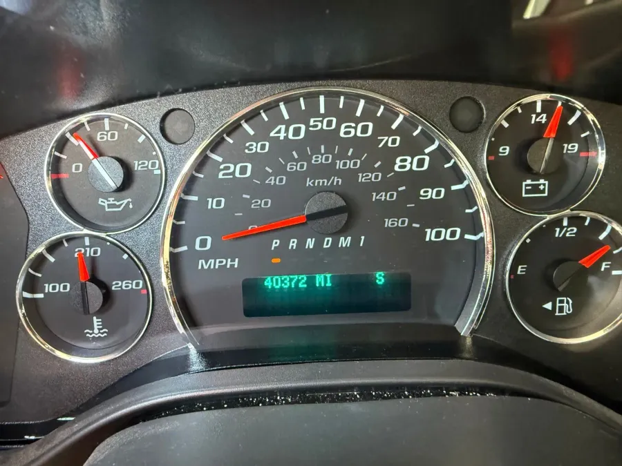 2025 Chevrolet Express 2500 Work Van | Photo 20 of 21