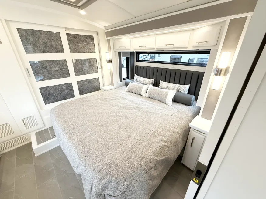 2026 Newmar New Aire 3545 | Photo 5 of 5