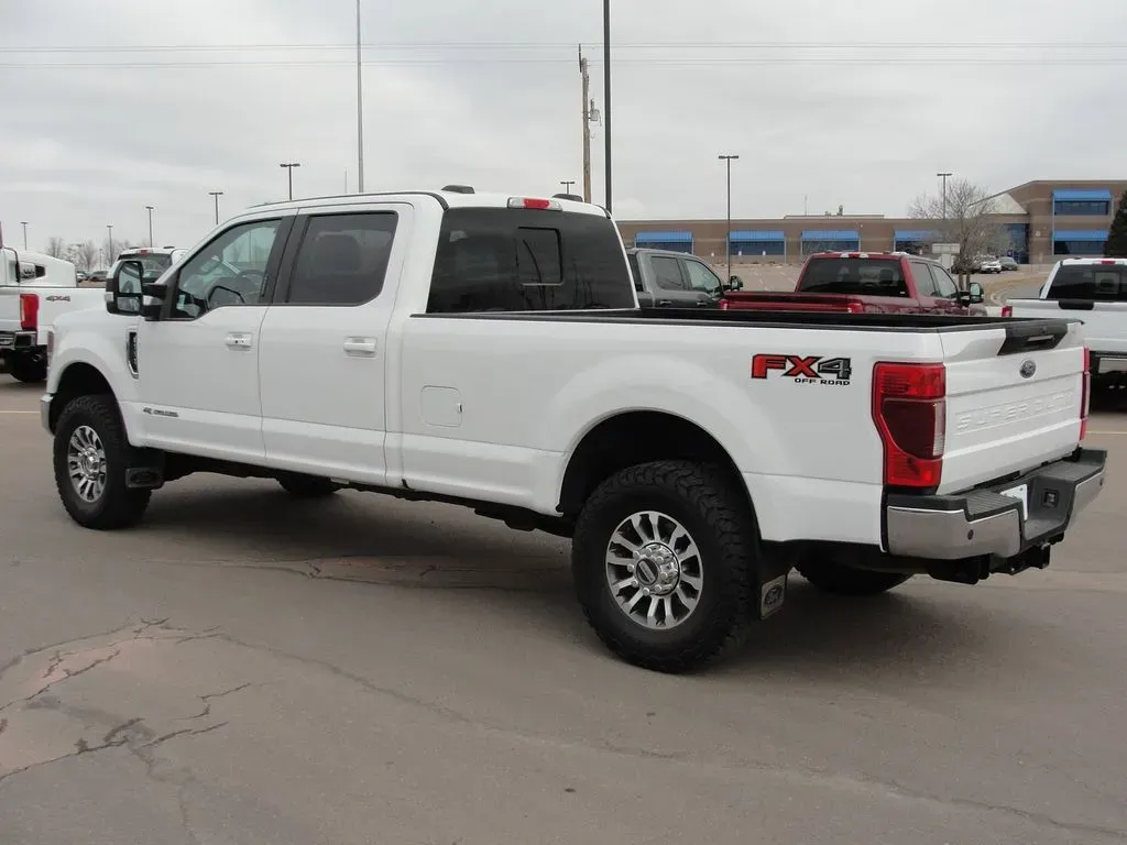 2020 Ford Super Duty F-350 Lariat | Photo 2 of 19