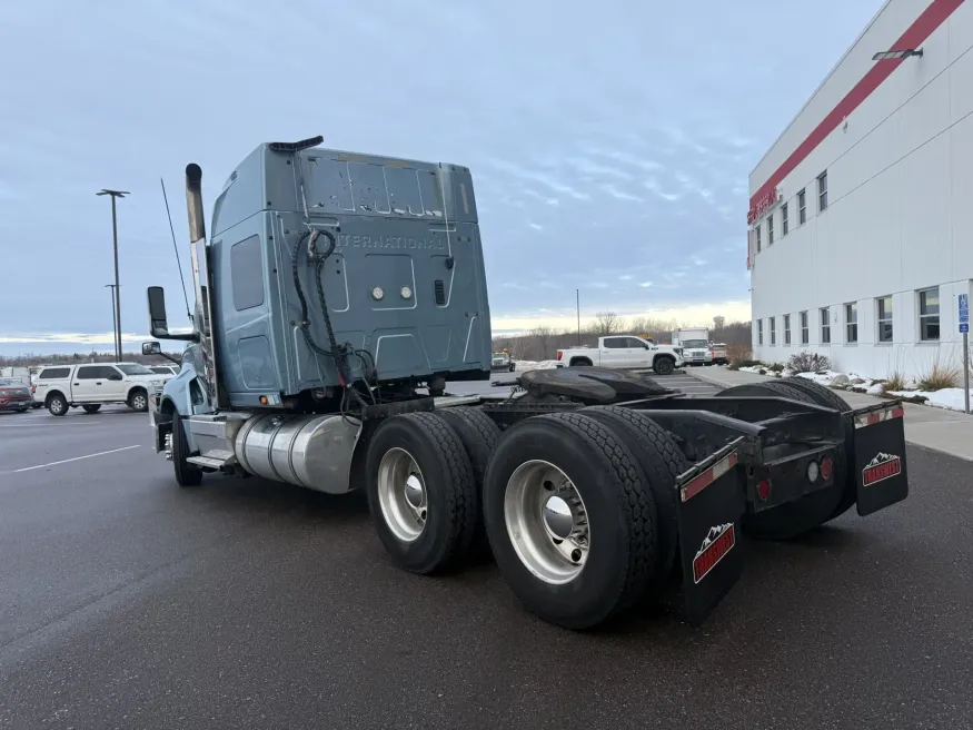 2019 International LT625 | Photo 8 of 15