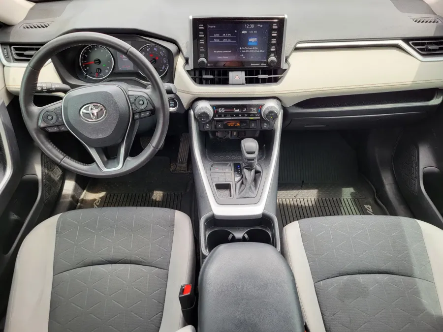 2020 Toyota RAV4 XLE | Photo 22 of 26