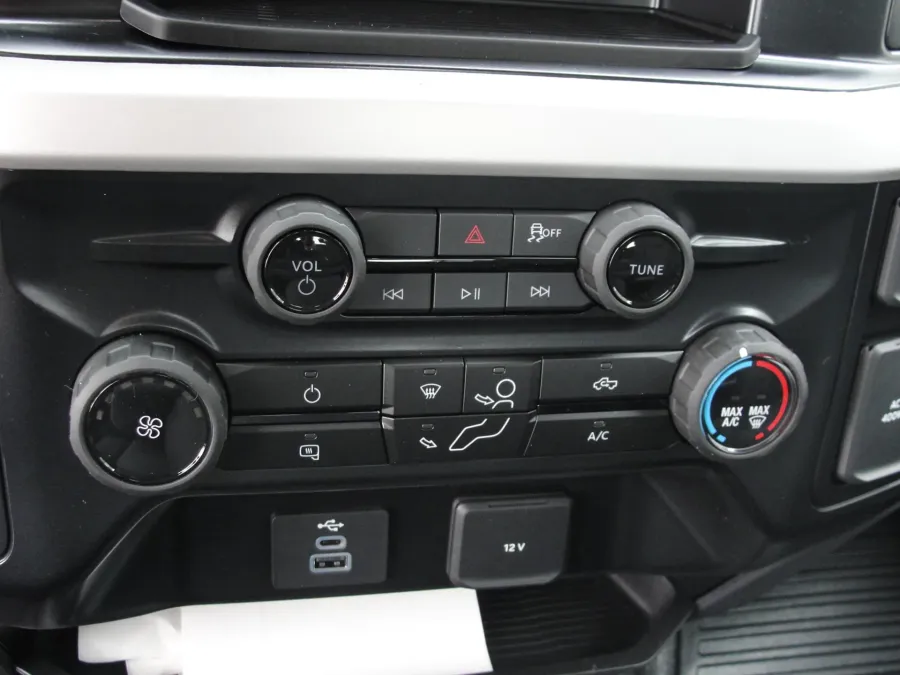 2026 Ford F-350 | Photo 11 of 16