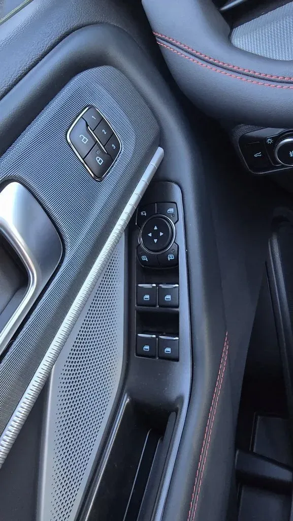 2026 Ford Explorer | Photo 14 of 34