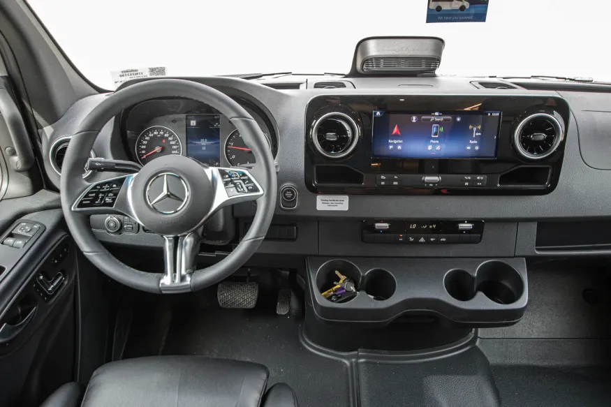 2026 Pleasure-way Plateau XLTW | Photo 10 of 24