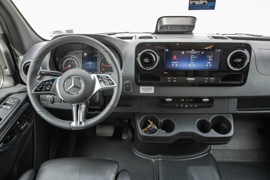 2026 Pleasure-way Plateau XLTW | Photo 10 of 24