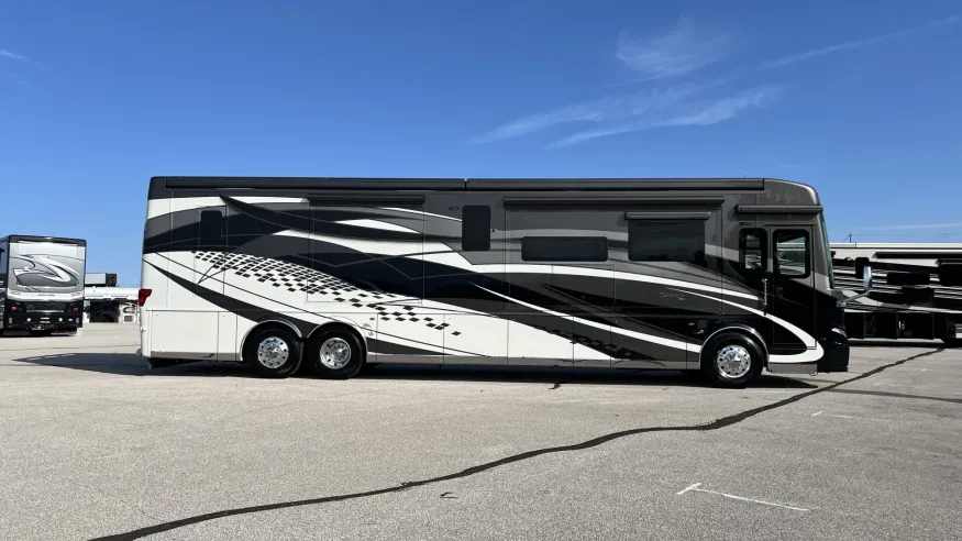2027 Newmar Essex 4551 | Photo 1 of 39