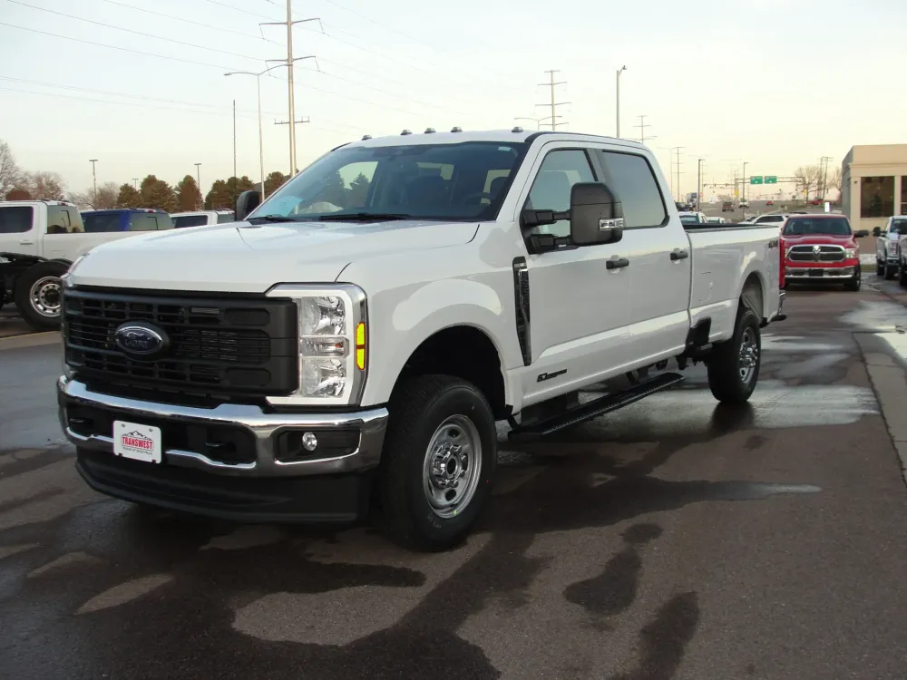 2026 Ford F-350 Super Duty XL's photo
