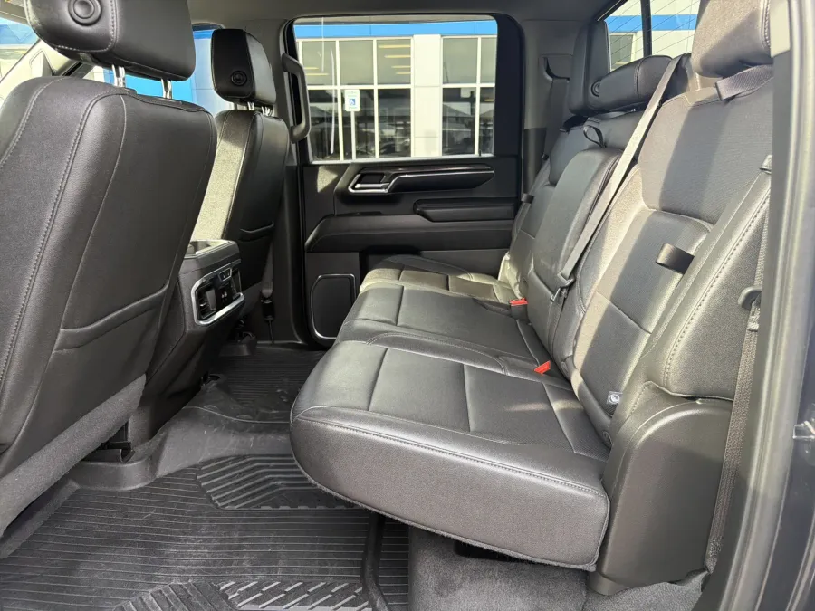 2024 Chevrolet Silverado 2500HD LTZ | Photo 9 of 20