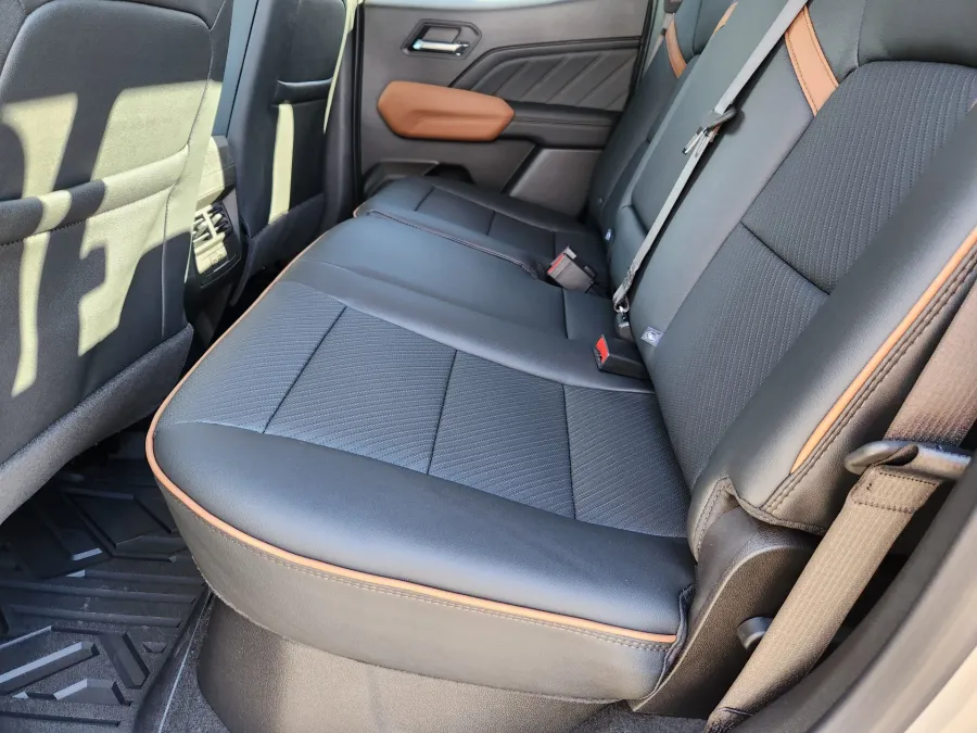 2026 GMC Canyon 4WD AT4 | Photo 10 of 30