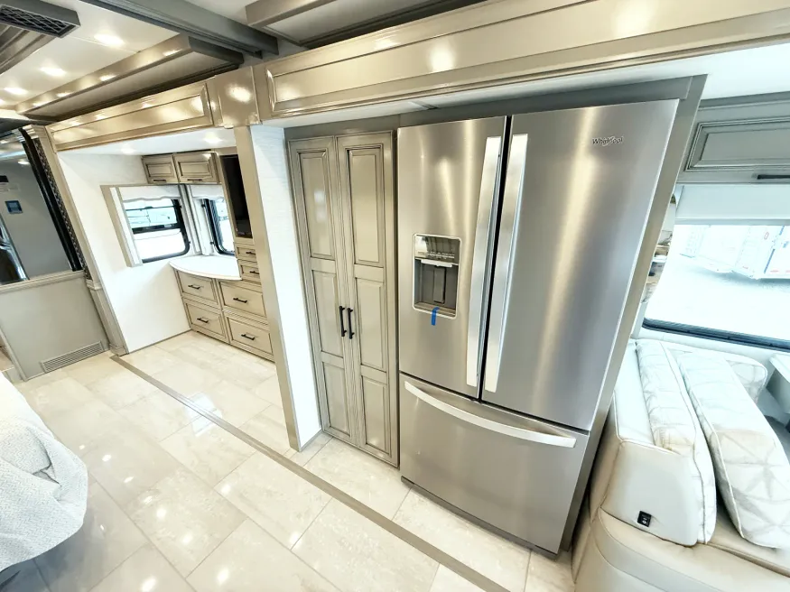 2026 Newmar London Aire 4551 | Photo 11 of 33