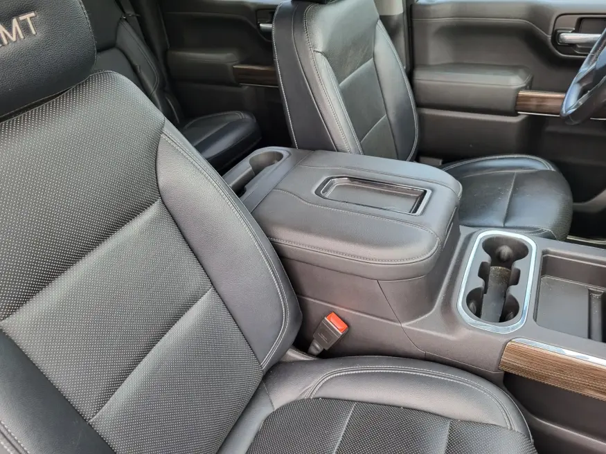 2021 Chevrolet Silverado 1500 RST | Photo 11 of 24