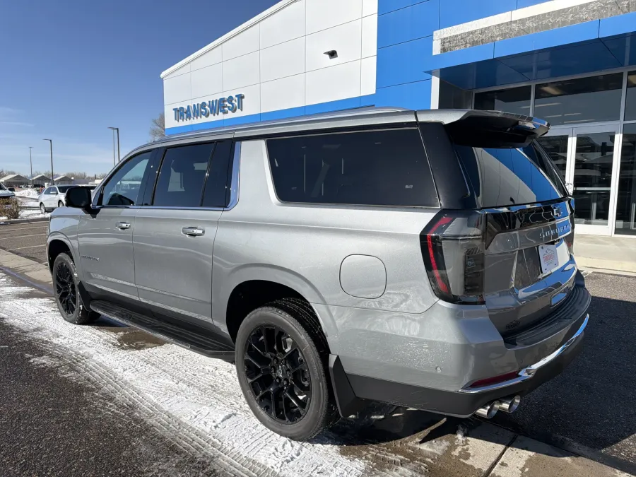 2026 Chevrolet Suburban Premier | Photo 2 of 26