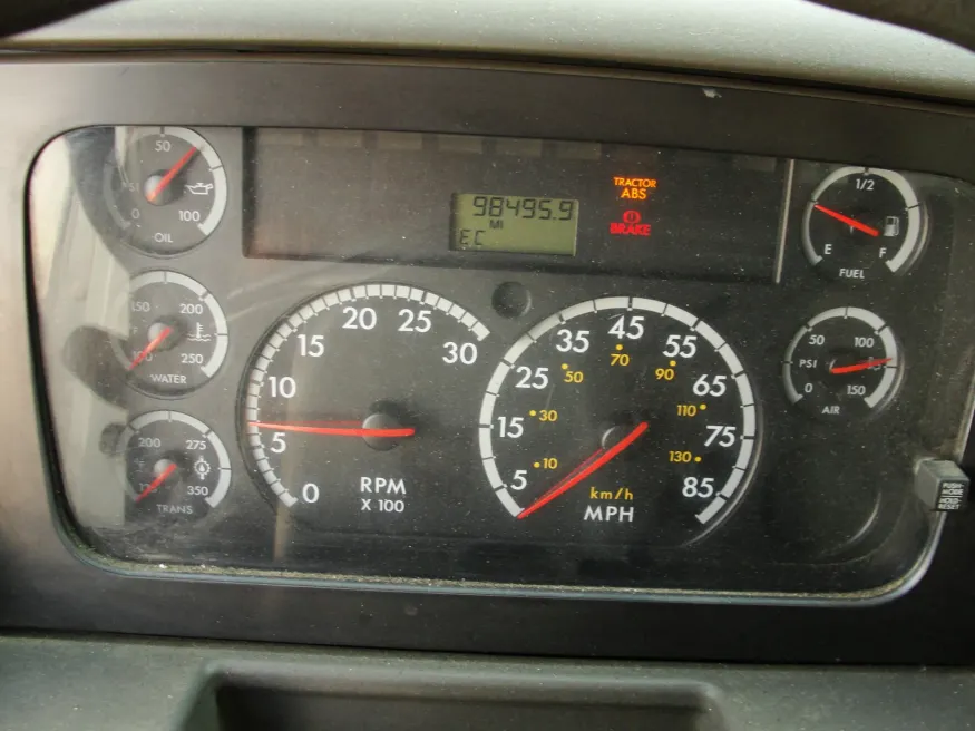 2004 Sterling Acterra | Photo 9 of 12