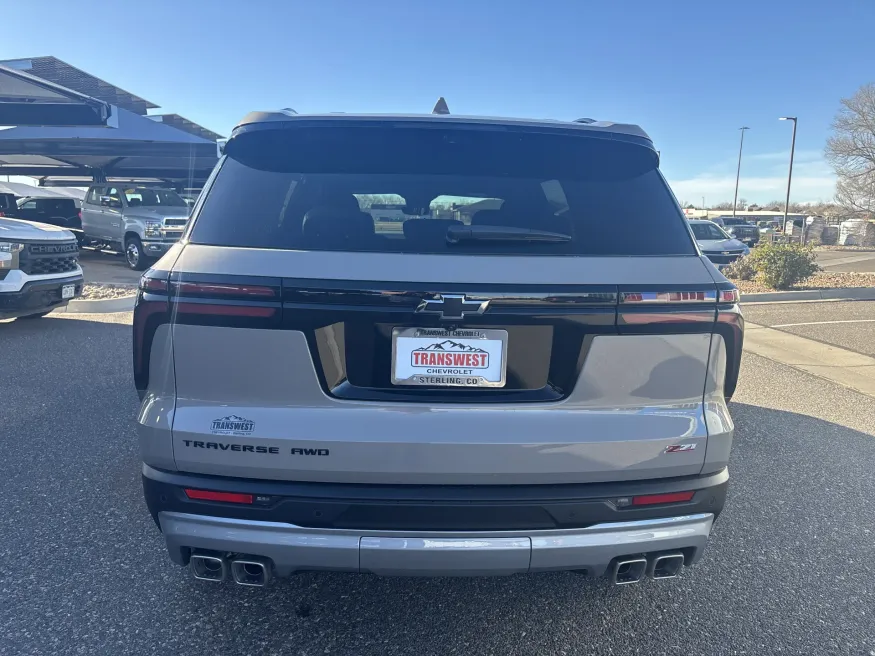 2026 Chevrolet Traverse AWD Z71 | Photo 3 of 26