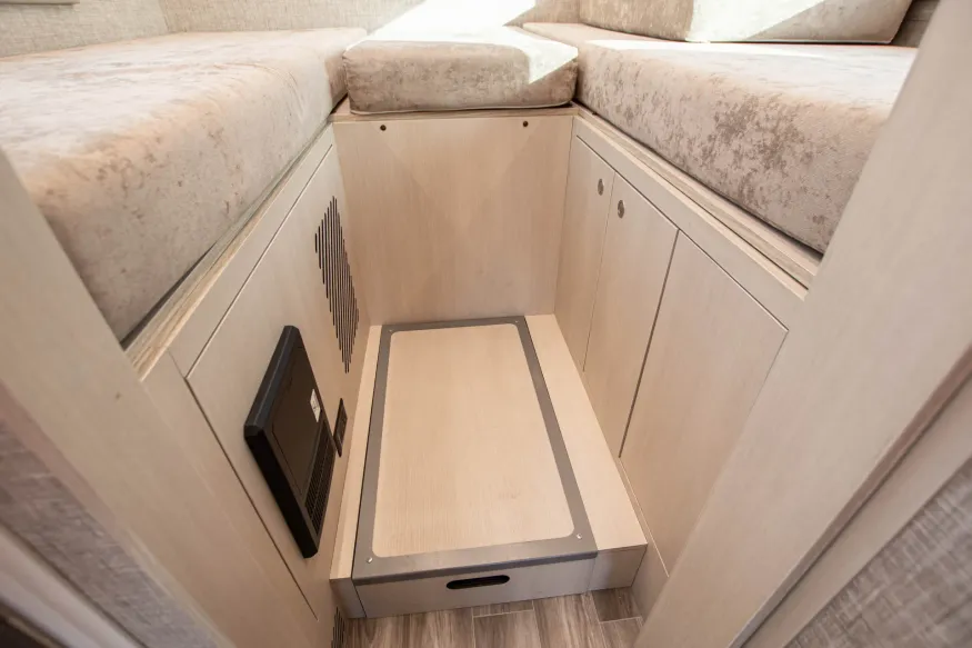 2026 Tiffin Wayfarer 25XLW | Photo 18 of 20